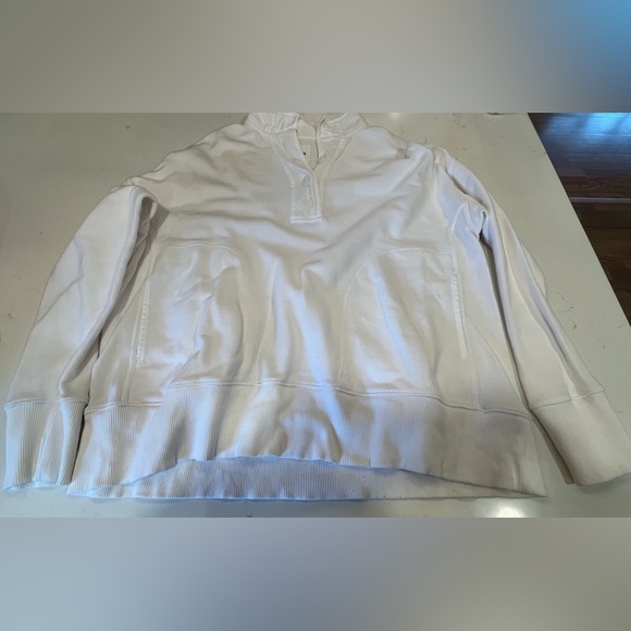 Aerie White Henley Women’s Button Oversized Top Size Medium $5 - Picture 2 of 3